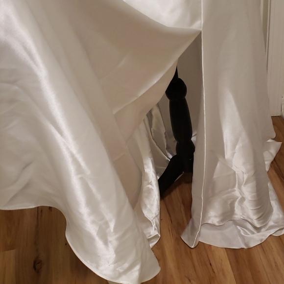 🖤🤍Blk&Wht Satin Formal Sz8🤍🖤 - Picture 3 of 13